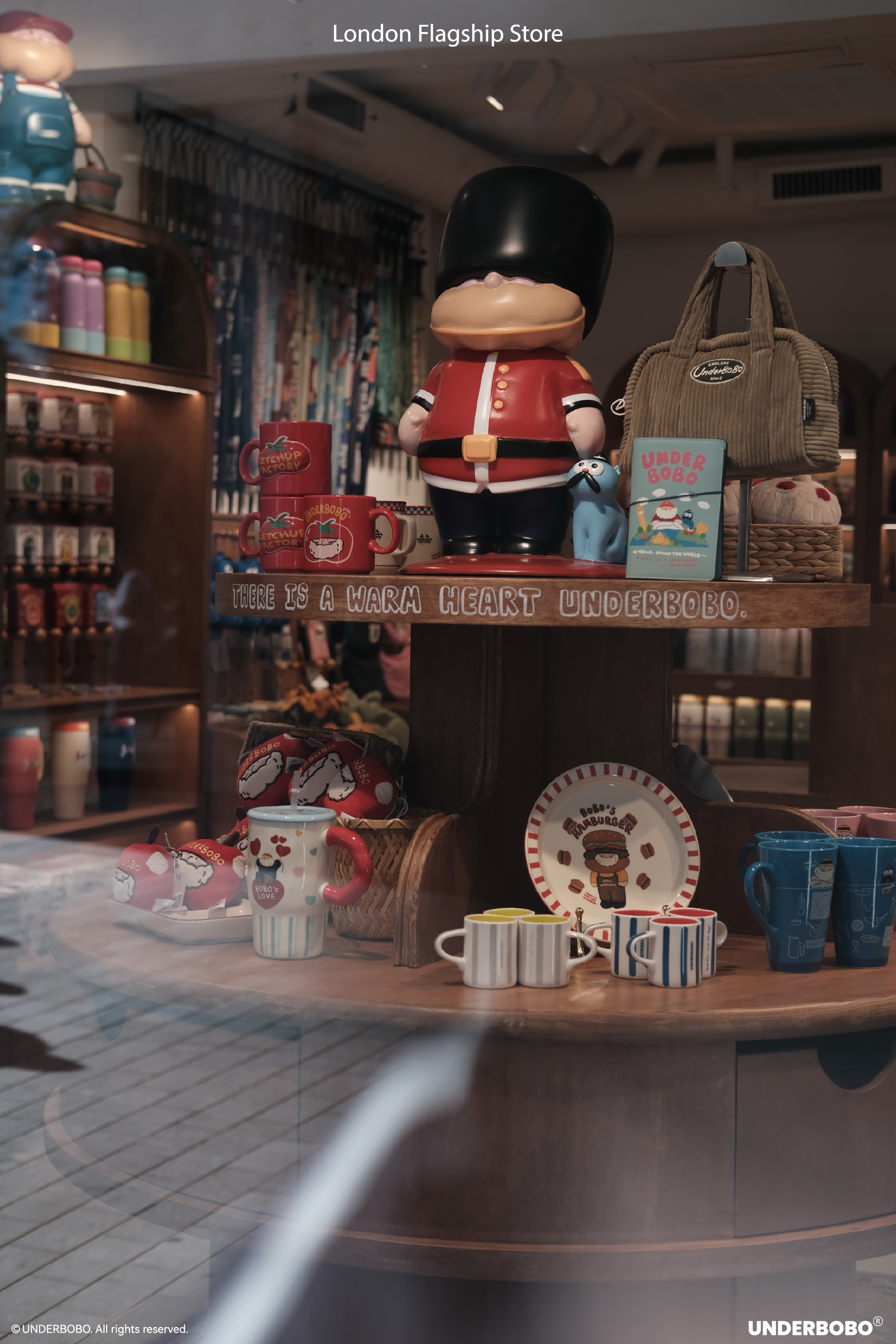 UNDERBOBO store central display